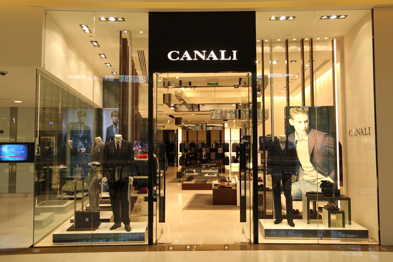 canali-store-fashion-161215122426.jpg